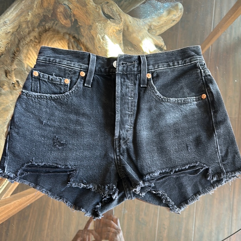Levi’s 501 black cut off shorts size 26